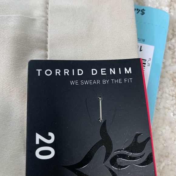 Torrid We Swear By Fit 5” Inseam Tan‎ Shorts Size 20 NWT - Picture 6 of 10